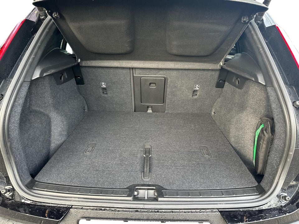 Volvo EX40 Extended Range Black Edition 5d