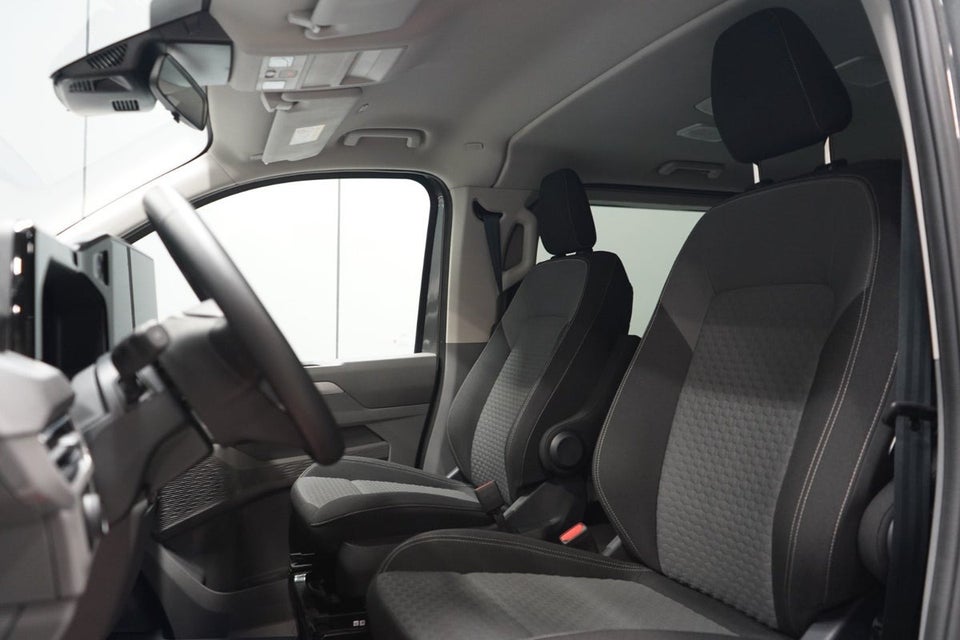 VW e-Caravelle 64 Life SWB