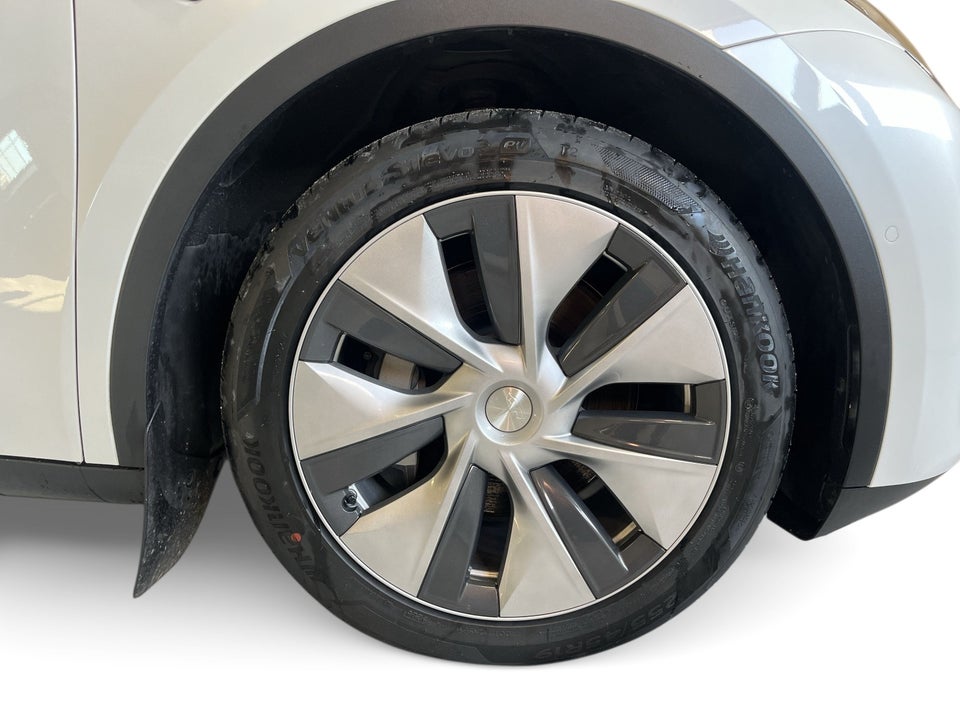 Tesla Model Y Long Range AWD 5d