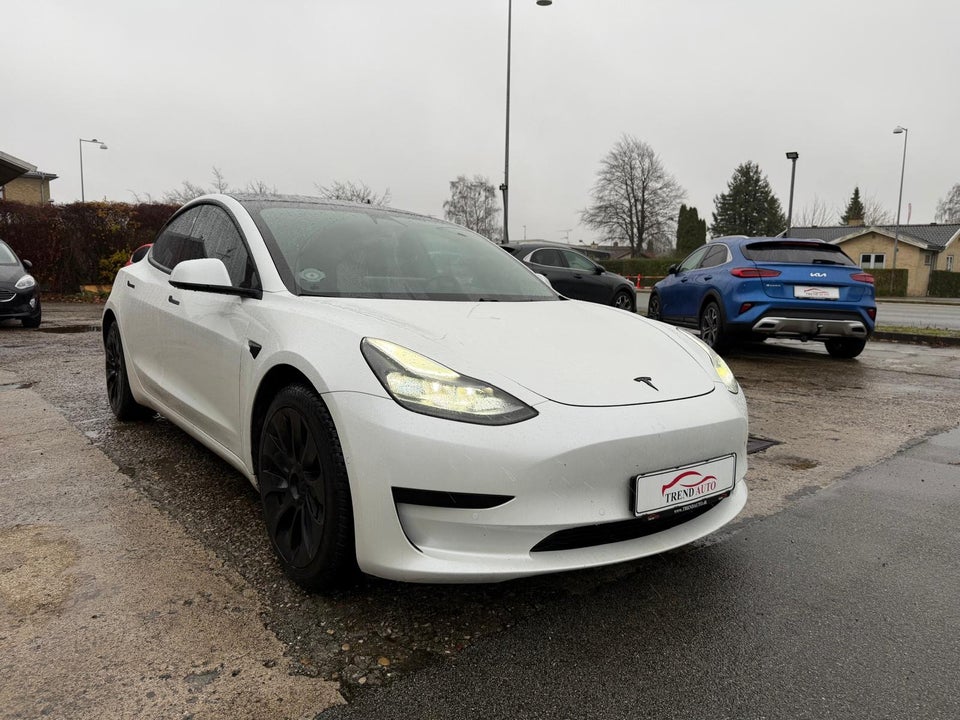 Tesla Model 3 Standard Range+ RWD 4d