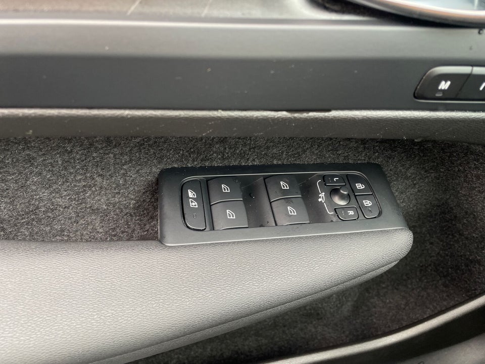 Volvo XC40 ReCharge Twin Ultimate 5d