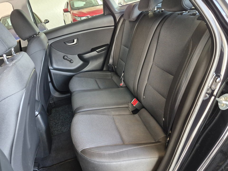 Hyundai i30 1,6 GDi Trend CW 5d