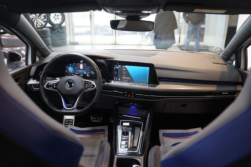 VW Golf VIII 1,4 GTE DSG 5d