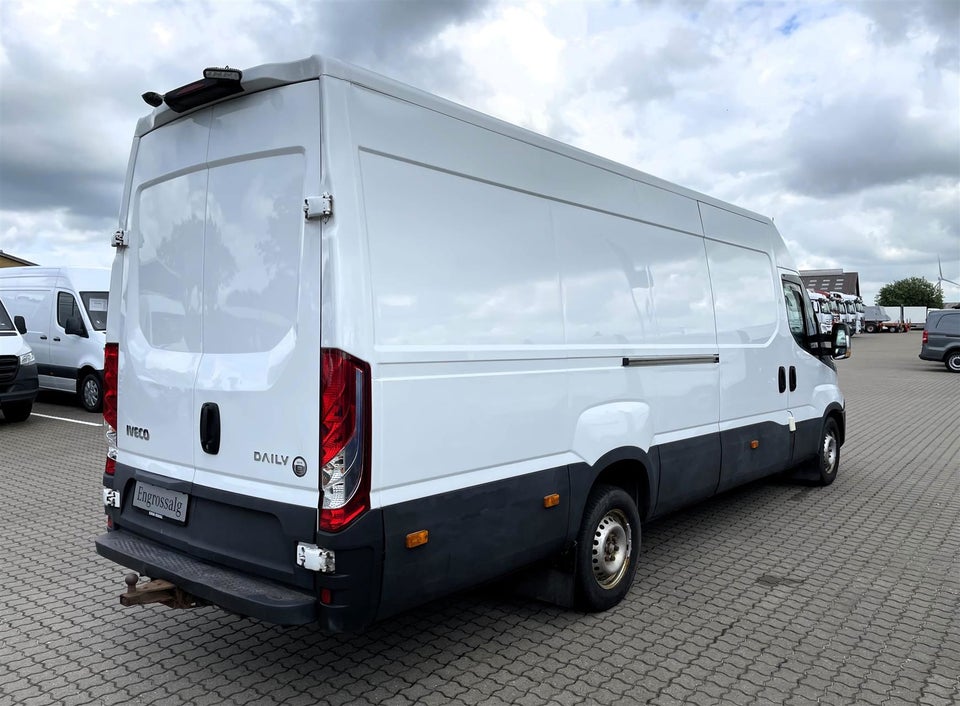 Iveco Daily 2,3 35S16 16m³ Van