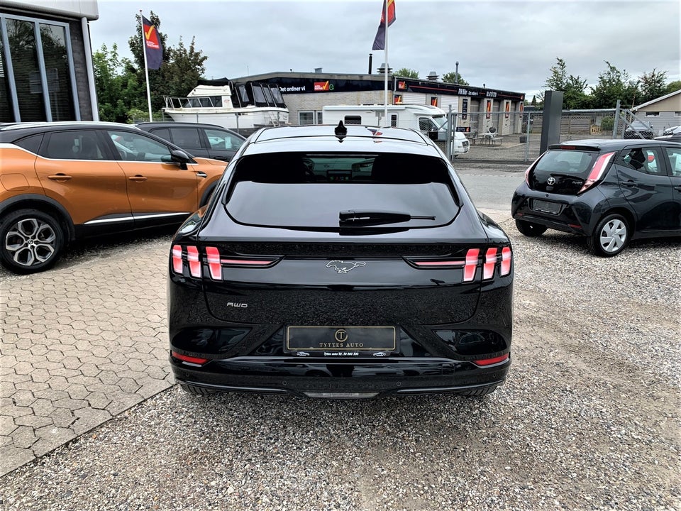 Ford Mustang Mach-E 98 Premium Extended Range AWD 5d