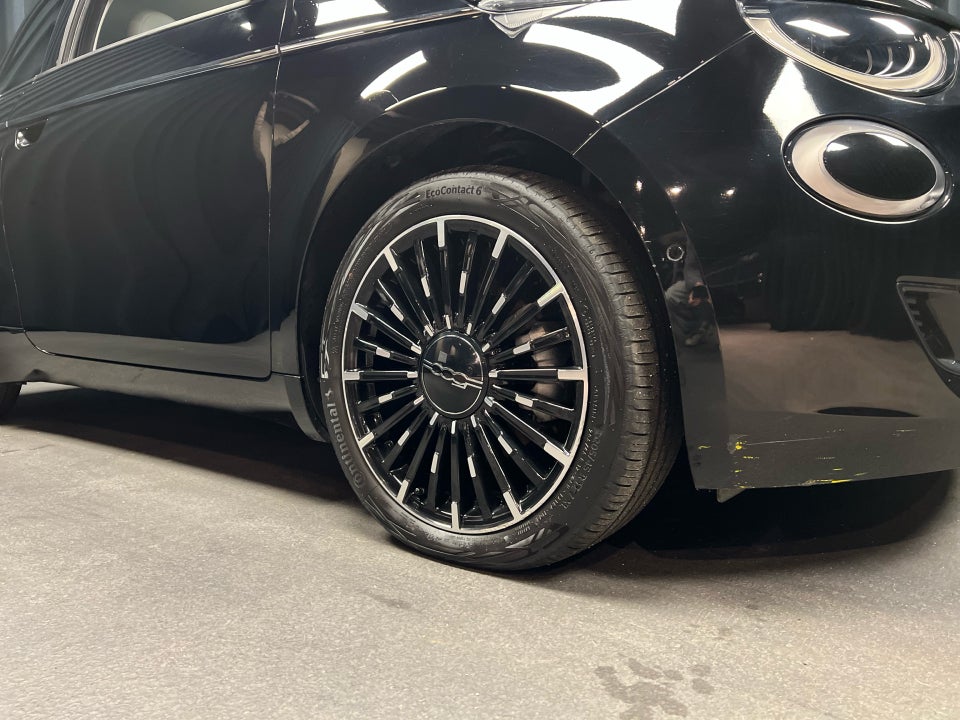 Fiat 500e 42 la Prima by Bocelli 3d