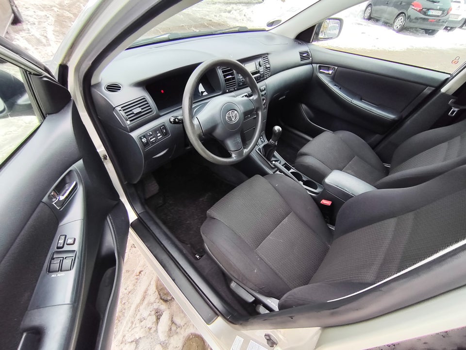 Toyota Corolla 1,6 Sol stc. 5d