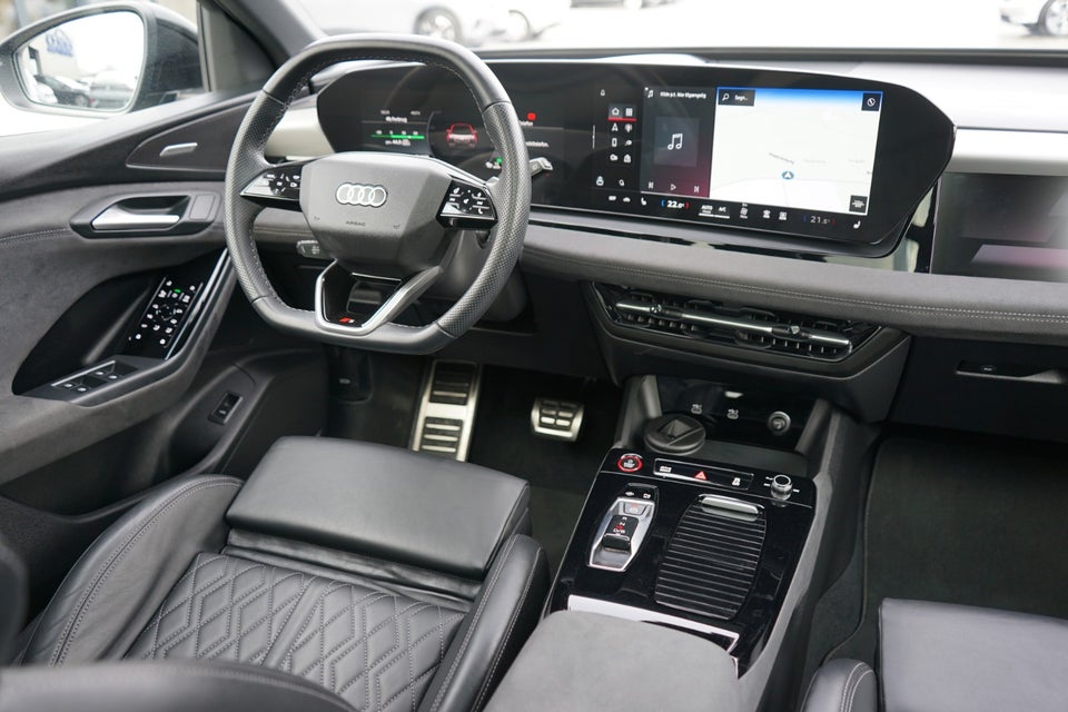 Audi SQ6 e-tron quattro 5d