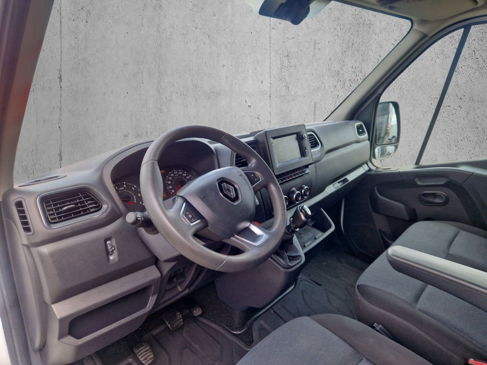 Renault Master IV T33 2,3 dCi 135 L2H2 Kassevogn