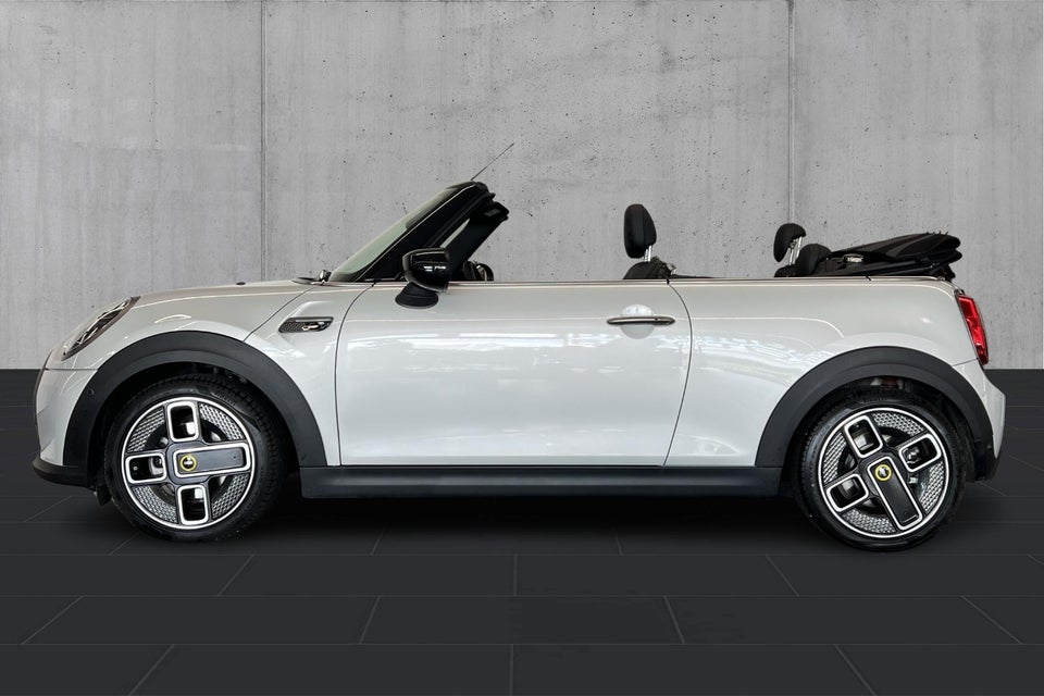 MINI Cooper SE Cabriolet 2d