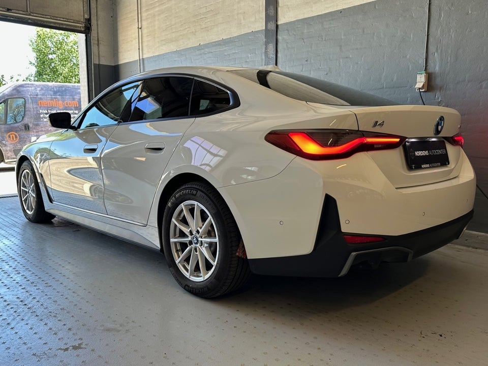 BMW i4 eDrive40 Charged 5d