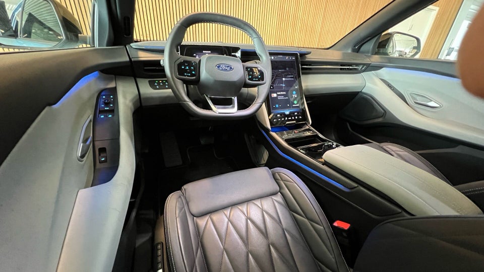 Ford Explorer 79 Premium Extended Range AWD 5d