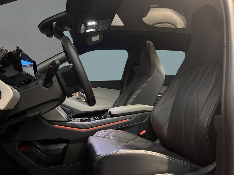 Ford Explorer 84 Premium Extended Range AWD 5d