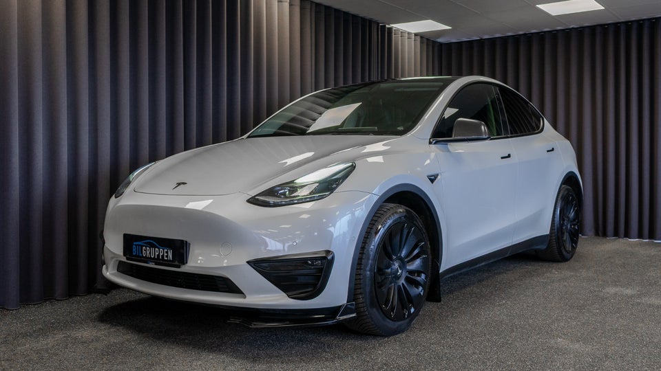 Tesla Model Y Long Range AWD 5d