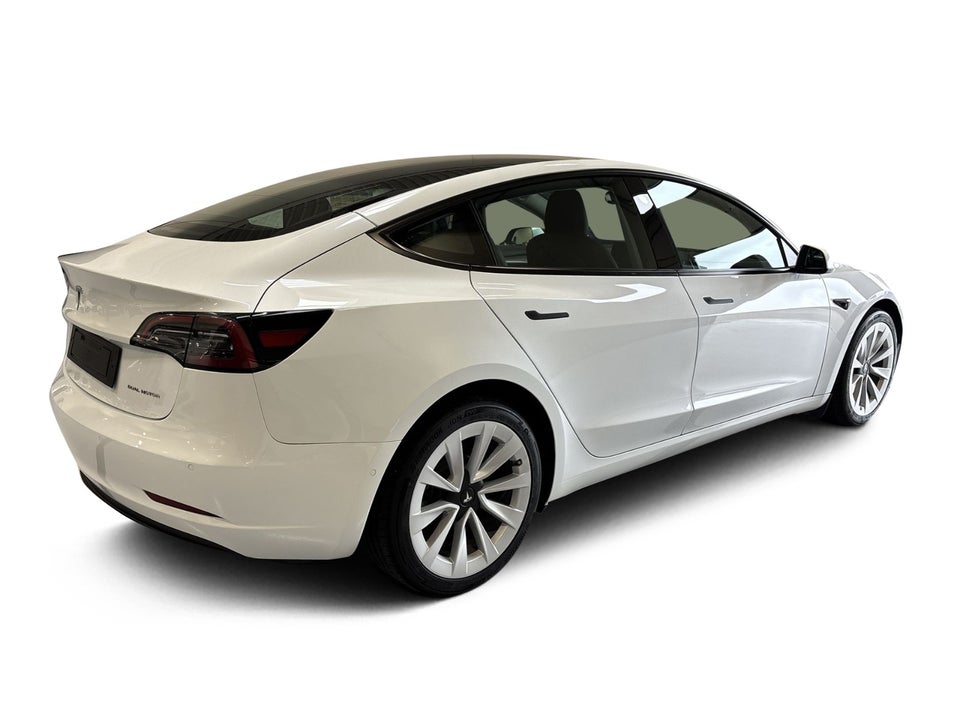 Tesla Model 3 Long Range AWD 4d