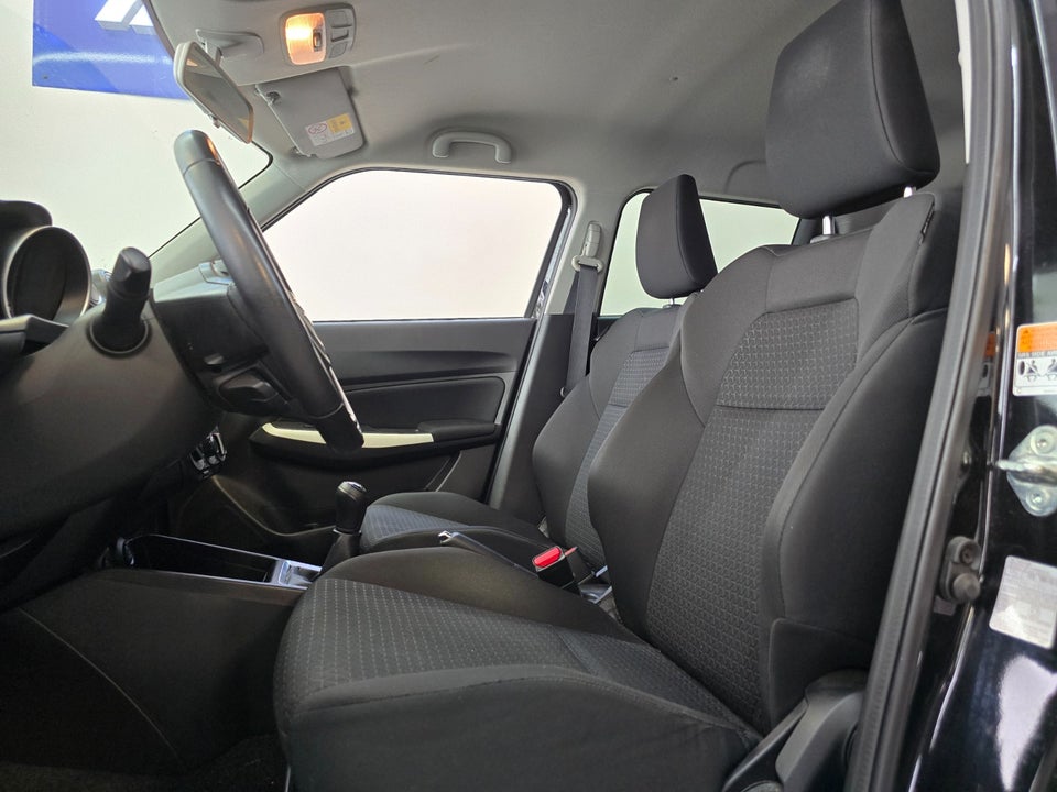 Suzuki Swift 1,2 mHybrid Action Star 5d