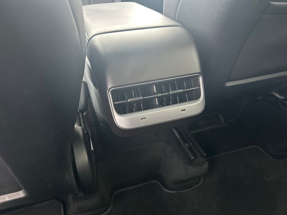 Tesla Model Y Long Range AWD 5d