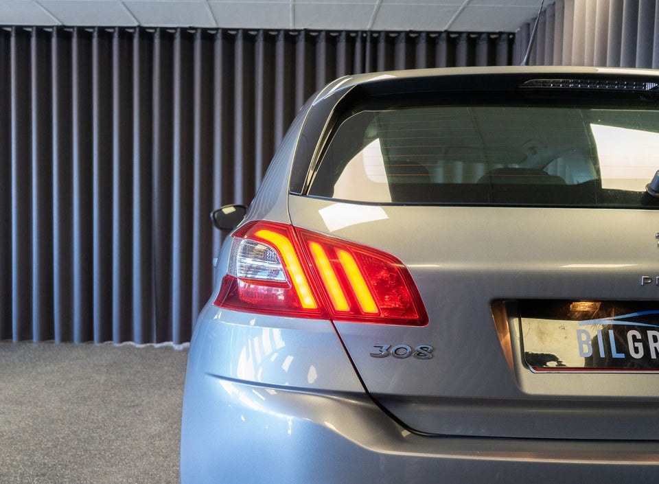 Peugeot 308 1,2 e-THP 110 Active SW 5d