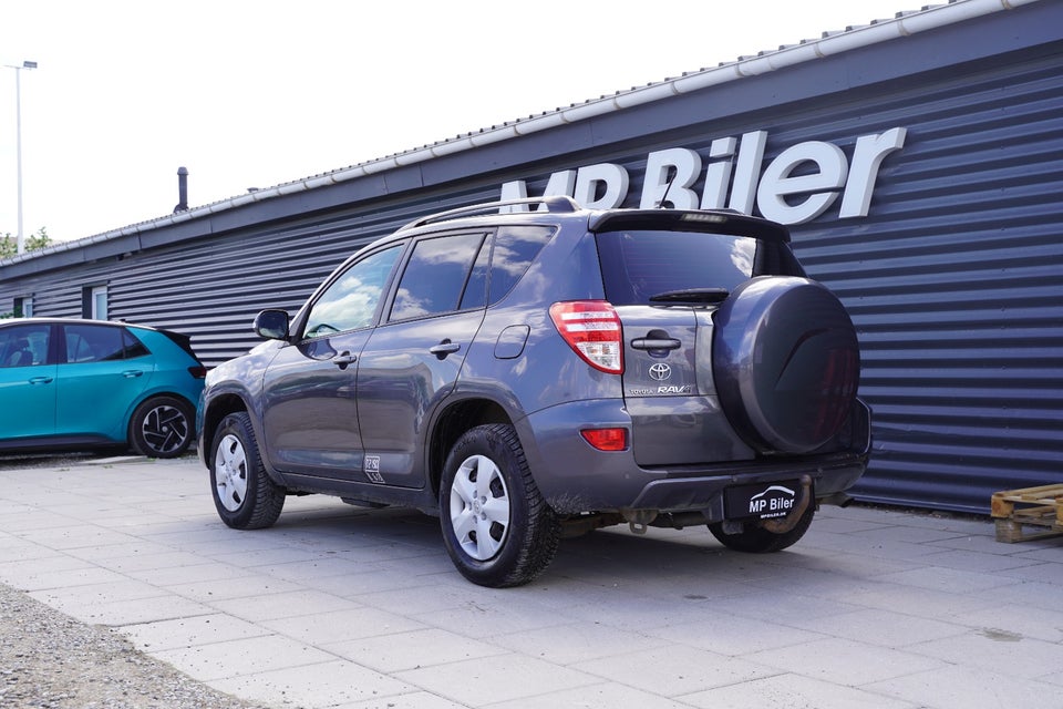 Toyota RAV4 2,2 D-4D 150 T2 4x4 Van 5d