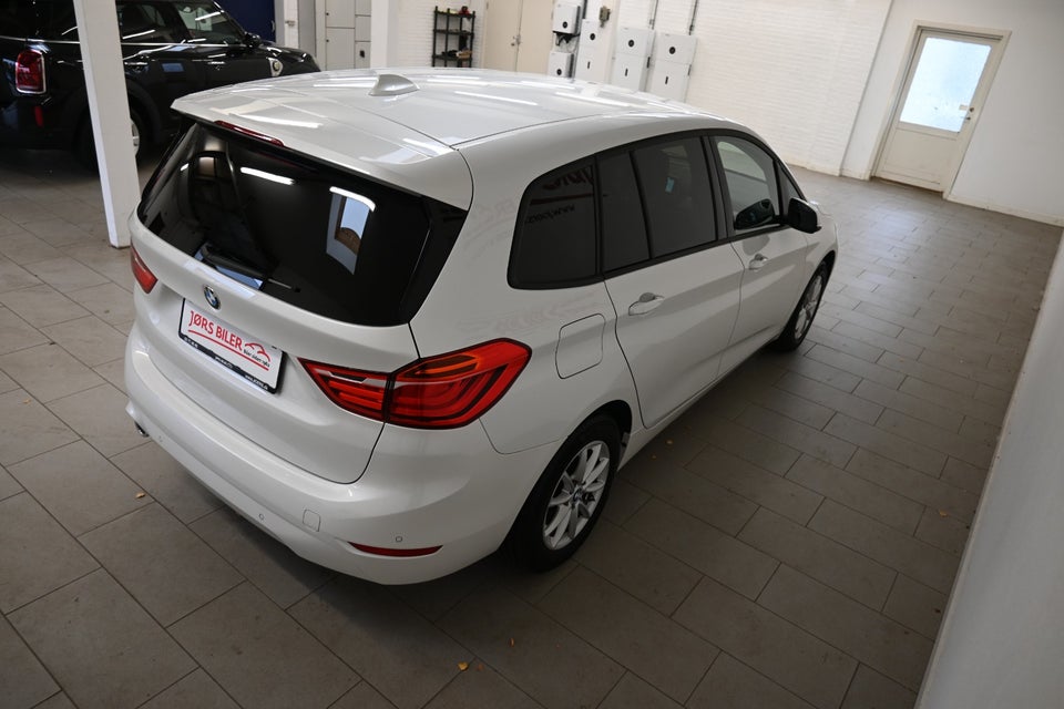 BMW 216i 1,5 Gran Tourer Connected 7prs 5d