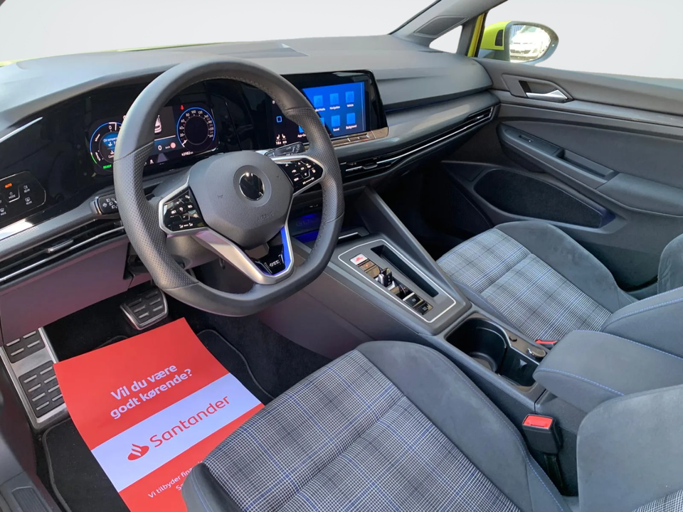 VW Golf VIII 1,4 GTE DSG 5d