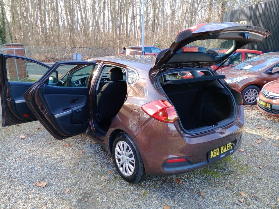 Kia Ceed 1,4 CVVT Active 5d