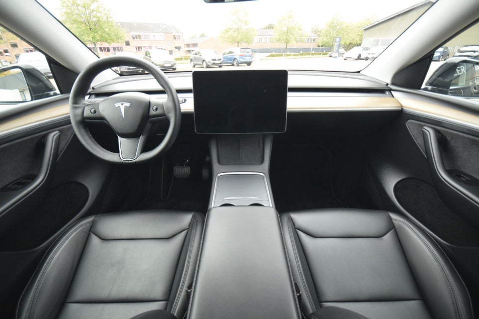 Tesla Model Y RWD 5d