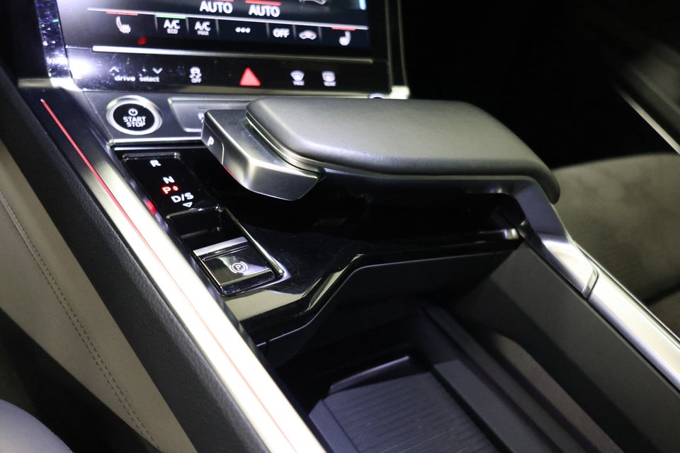 Audi e-tron 55 S-line quattro 5d