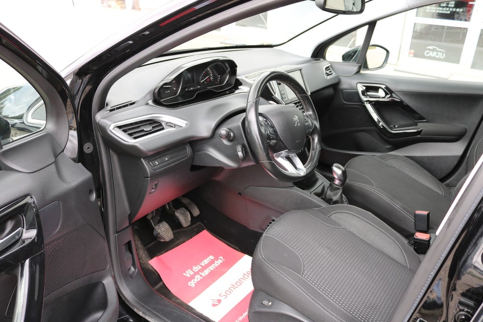 Peugeot 208 1,5 BlueHDi 100 Signature Sky 5d
