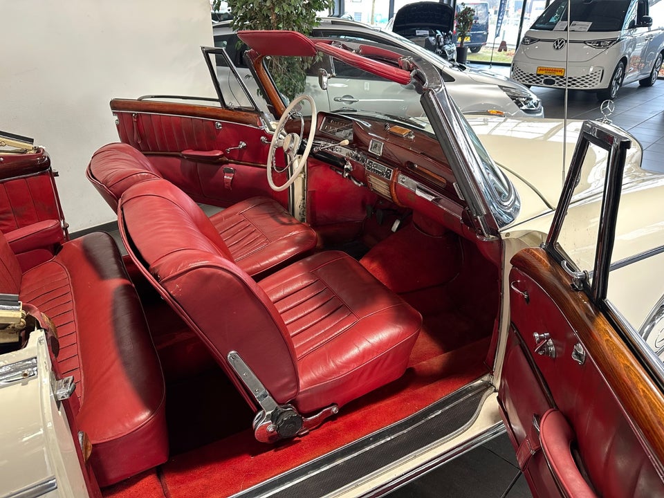 Mercedes 220 S 2,2 Ponton Cabriolet 2d