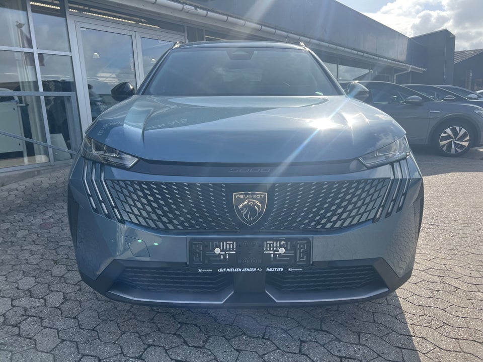 Peugeot e-5008 77 Allure 7prs 5d