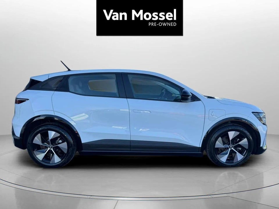 Renault Megane E-Tech 40 Equilibre 5d