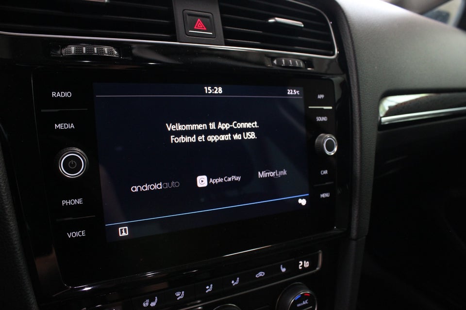 VW Golf VII 1,5 TSi 150 Highline Variant DSG 5d