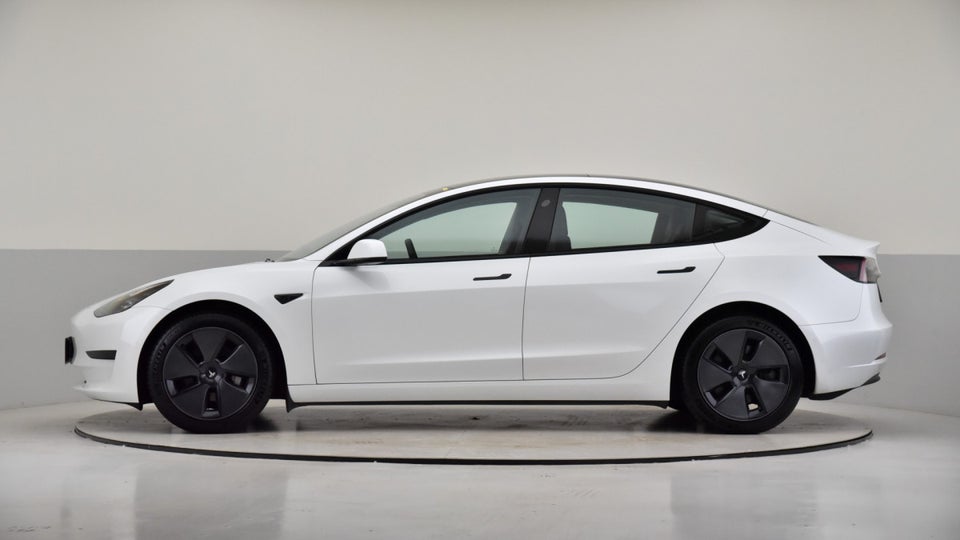 Tesla Model 3 Standard Range+ RWD 4d