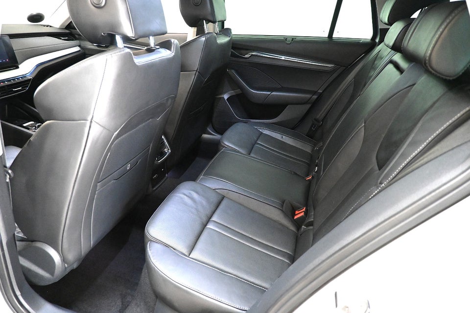 Skoda Octavia 1,4 TSi iV First Edition Combi DSG 5d