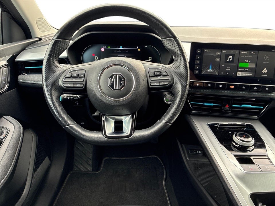 MG MG5 61 Luxury 5d