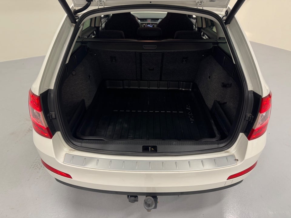 Skoda Octavia 2,0 TDi 150 Ambition Combi DSG 5d