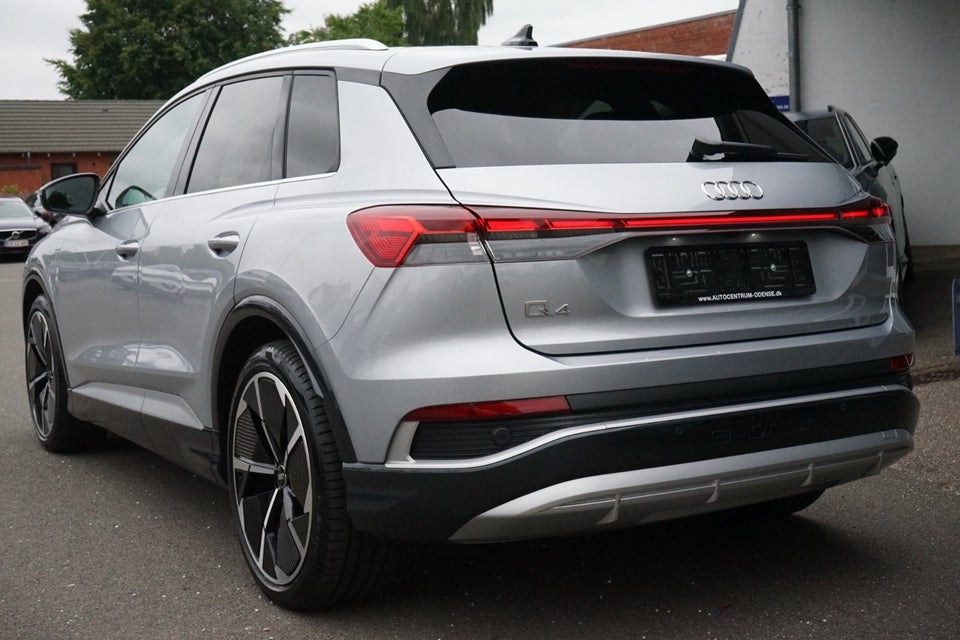 Audi Q4 e-tron 45 S-line 5d