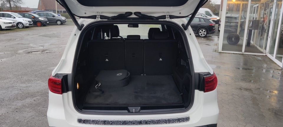 Mercedes EQB300 AMG Line 4Matic 5d