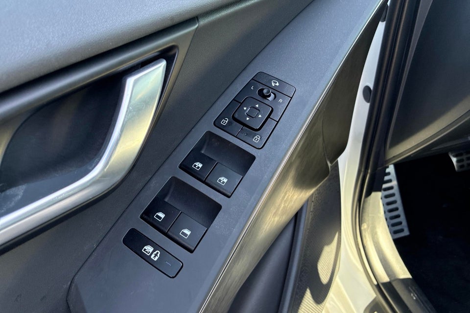Kia Niro 64 EV Premium 5d