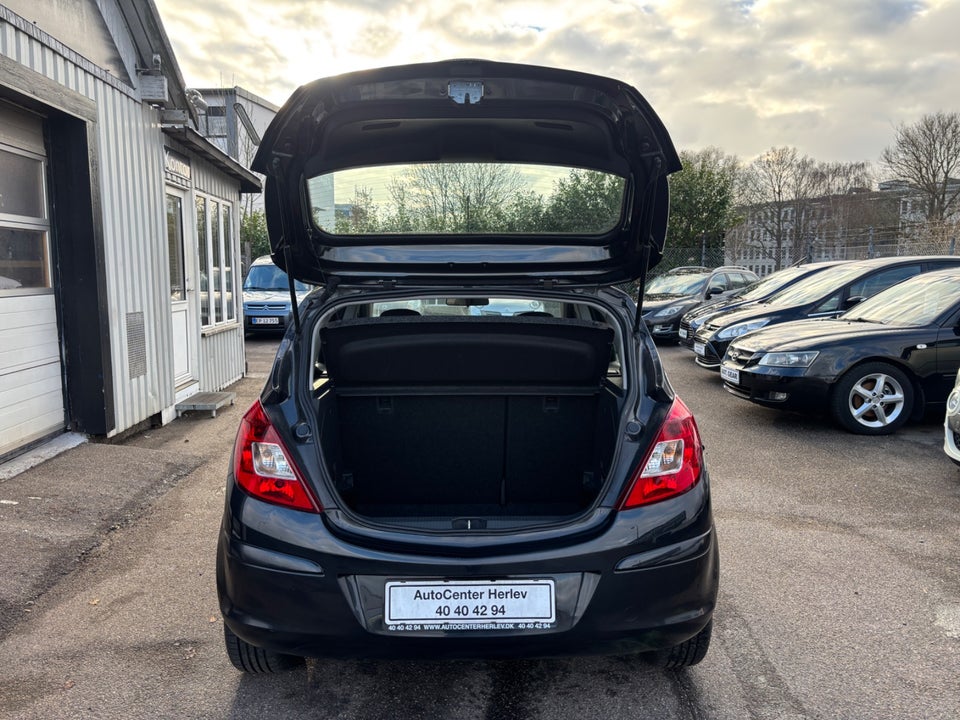 Opel Corsa 1,2 16V Cosmo 5d