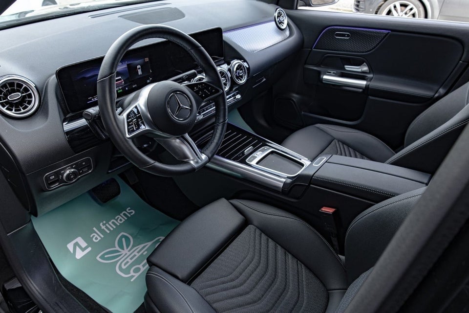 Mercedes EQA300 4Matic 5d