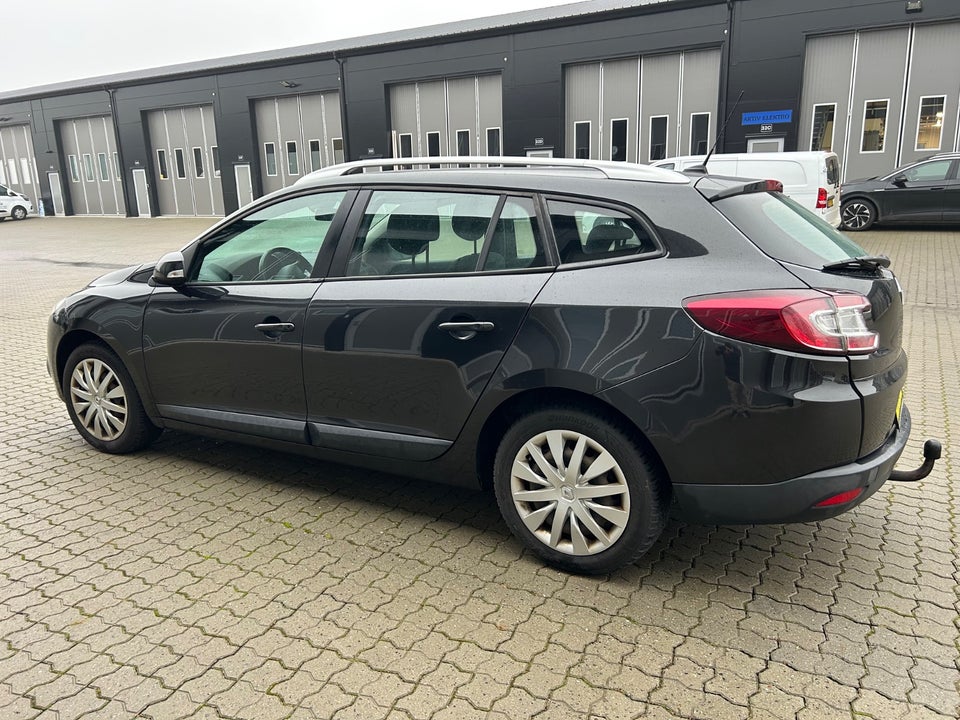 Renault Megane III 1,9 dCi 130 Expression Sport Tourer 5d