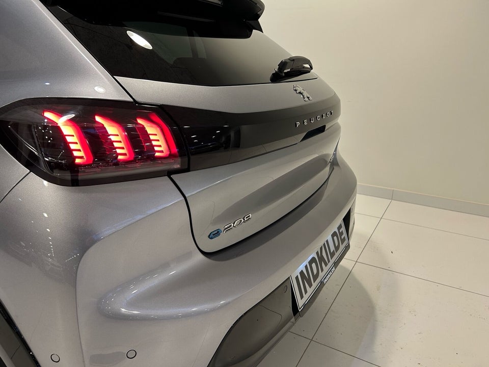 Peugeot e-208 50 GT 5d