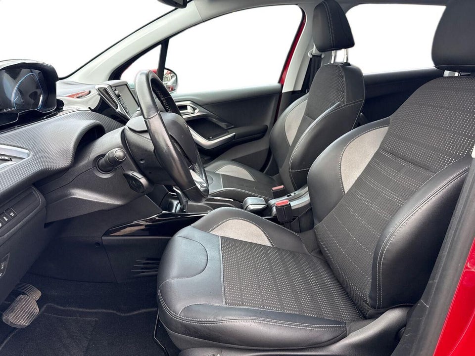 Peugeot 2008 1,2 e-THP 110 Desire Sky EAT6 5d