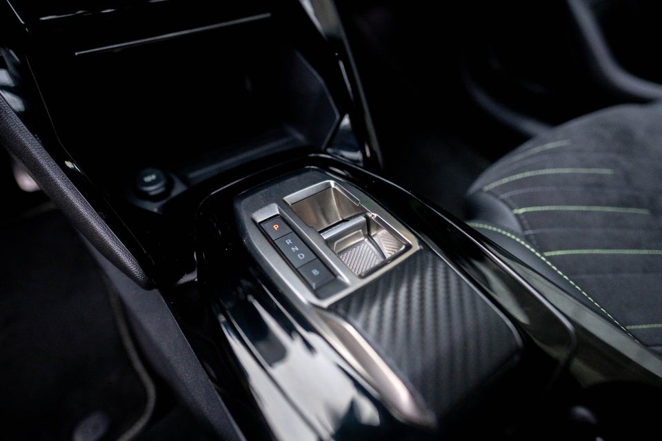 Peugeot e-208 50 GT 5d