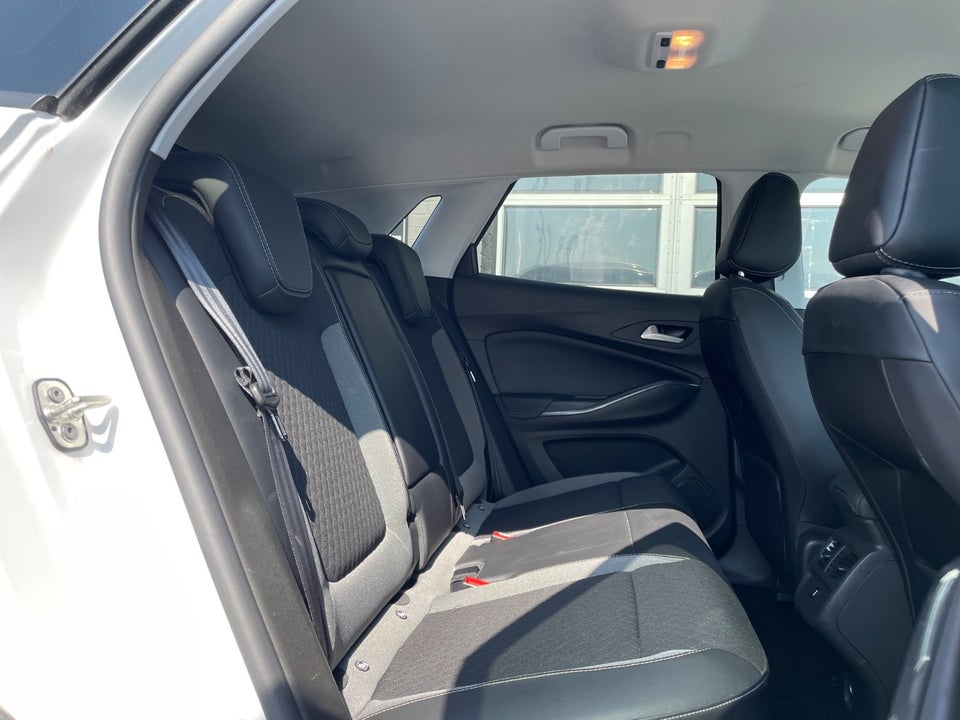 Opel Grandland X 1,6 Hybrid4 Ultimate aut. 5d