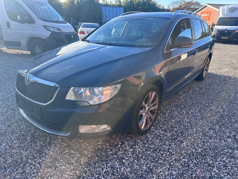 Skoda Superb 2,0 TDi 140 Ambition Combi DSG 5d