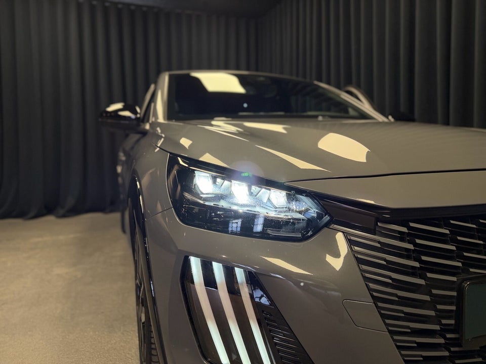 Peugeot e-208 54 GT 5d