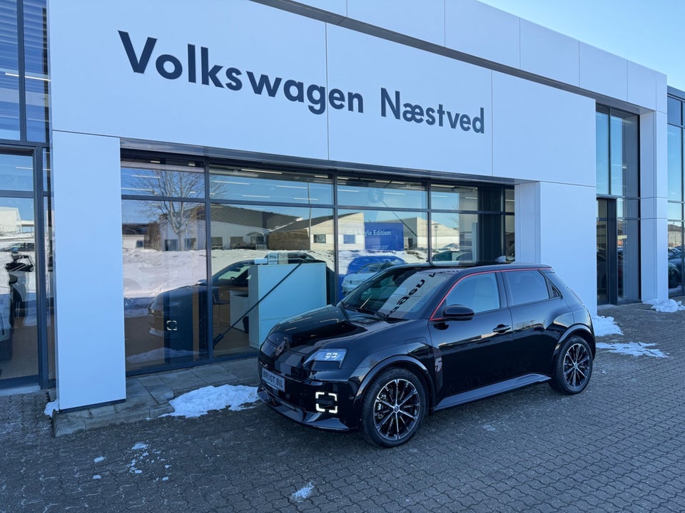 Renault 5 E-Tech 52 Iconic 5d